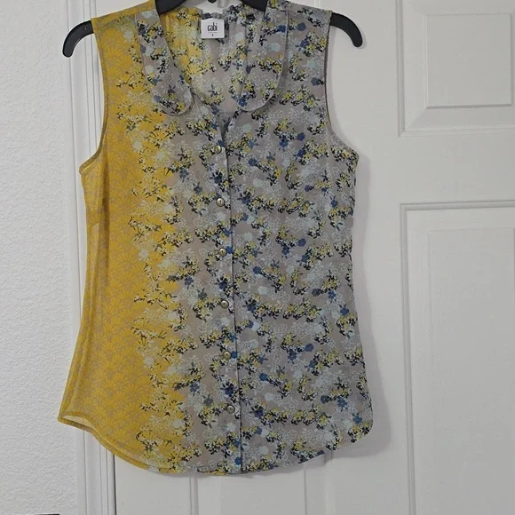 CAbi Yellow and Gray Floral Sleeveless Blouse Sz Sm - Picture 2 of 5